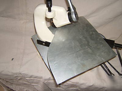 New rotary shear cuts steel, aluminum, copper, vinyl 
