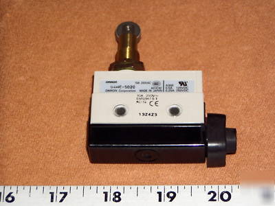 New omron D4MC-5020 roller plunger limit switch 