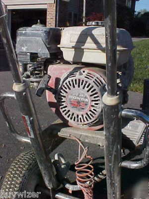 Nice graco GM5000 airless paint sprayer w/ honda engine