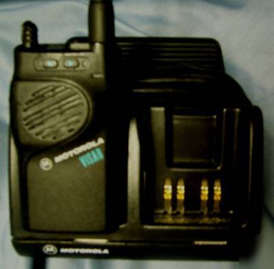 Motorola visar uhf 16 chan radio 450-470 very good