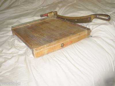 Vintage wood & cast iron ingento no 5 paper cutter 