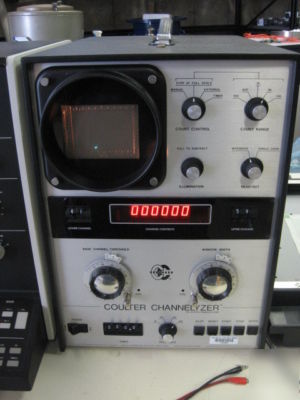 Coulter counter zm + sampling stand + channelyzer + x-y
