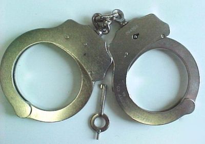 New peerless handcuffs model 500 w/ cuff case