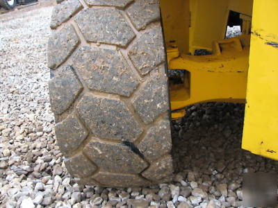 Sellick sd-80 roughterrain forklift 8000 cap.