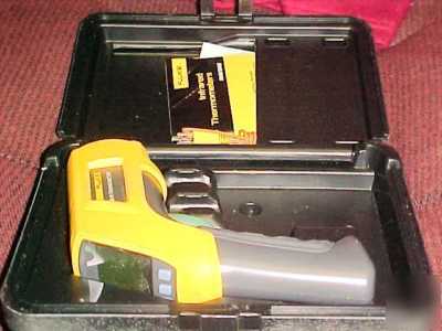 Fluke 566 infrared thermometer kit