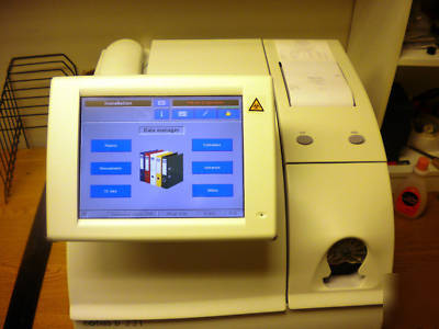 Roche cobas B221 blood gas analyzer