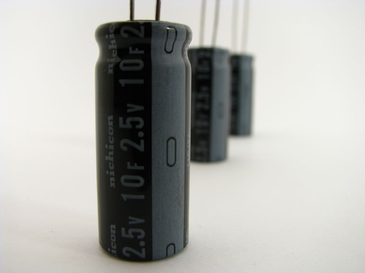 Nichicon 10F supercap; 10 farad super/ultra capacitor