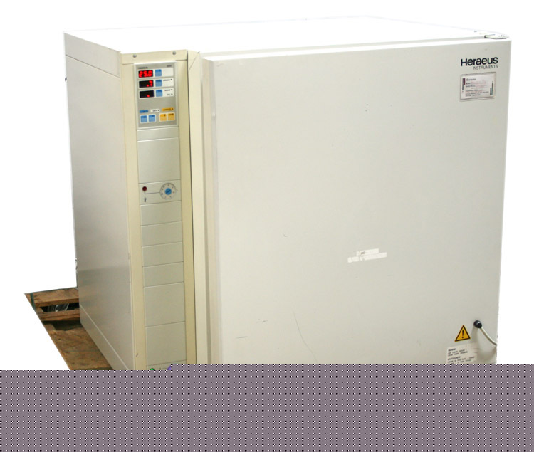 Heraeus 6000/bb-6220 gas jacketed CO2 lab incubator
