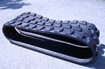 New pair CASE420CT rubber tracks