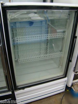 Master-bilt blg-12HD 1 glass door freezer merchandiser