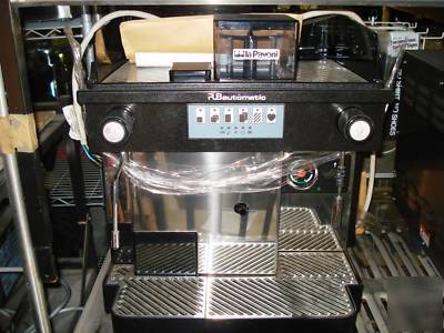 Lapavoni pub automatic expresso machine / bean loader