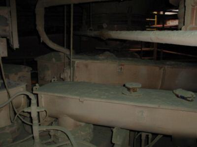 4-component live bottom gravimetric day bin feed system