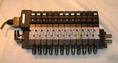 Norgren pneumatic valve island V20 series w/12 solenoid