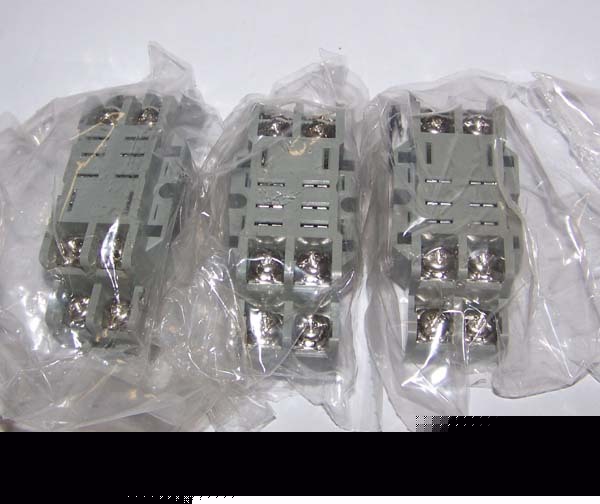New 3 potter & brumfield din sockets w/mounts pn:27E895
